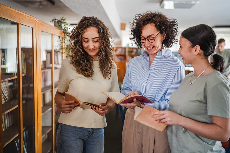 Read more about the article Teachers: Professional Development and Pedagogical Conceptions